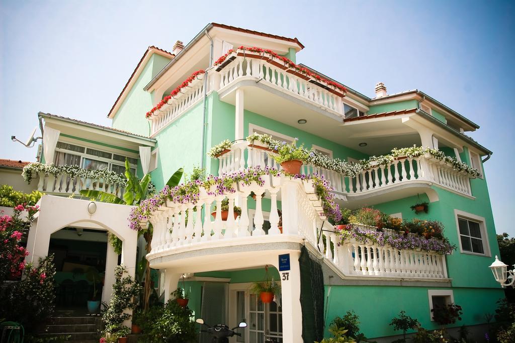Apartments Katarine Zrinske Vodice Exterior foto