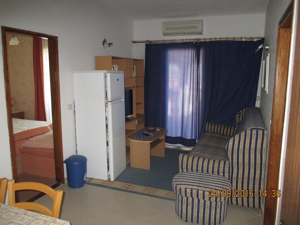 Apartments Katarine Zrinske Vodice Exterior foto