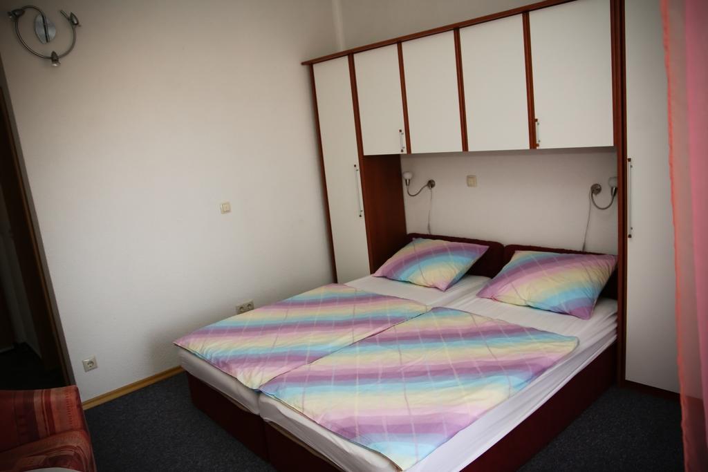 Apartments Katarine Zrinske Vodice Exterior foto