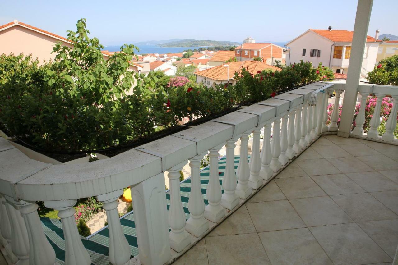 Apartments Katarine Zrinske Vodice Exterior foto